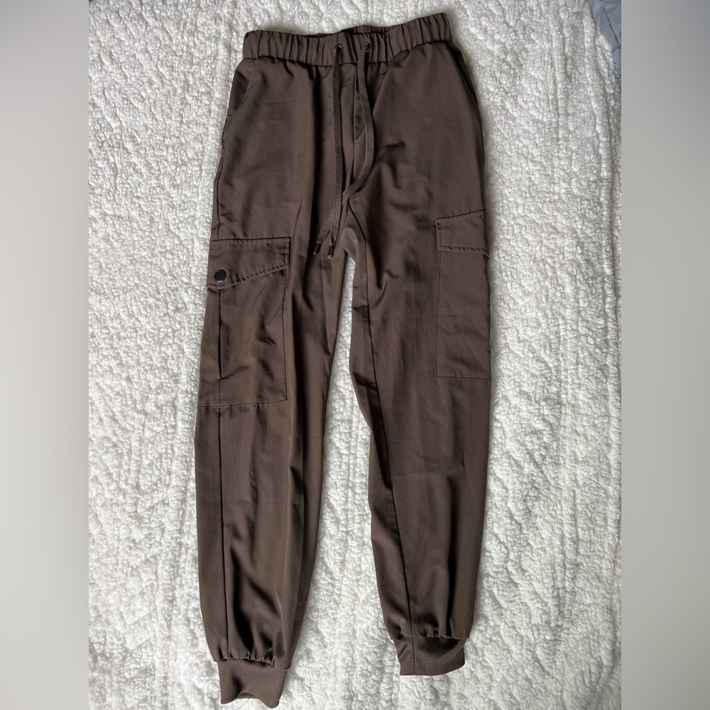 Light-weight joggers
